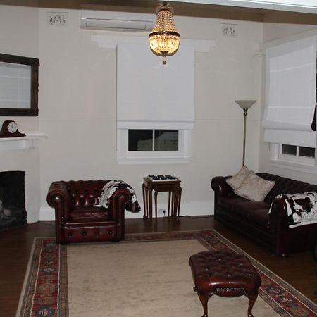 Mentor Chambers Apartment Bed & Breakfast West Wyalong Ngoại thất bức ảnh