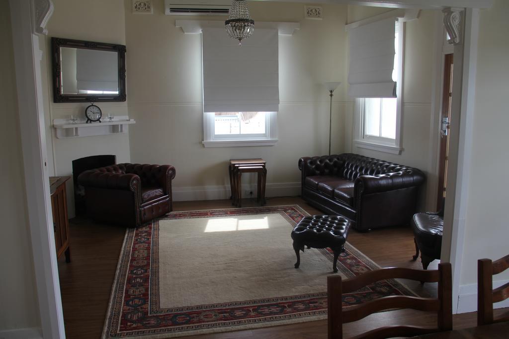 Mentor Chambers Apartment Bed & Breakfast West Wyalong Ngoại thất bức ảnh